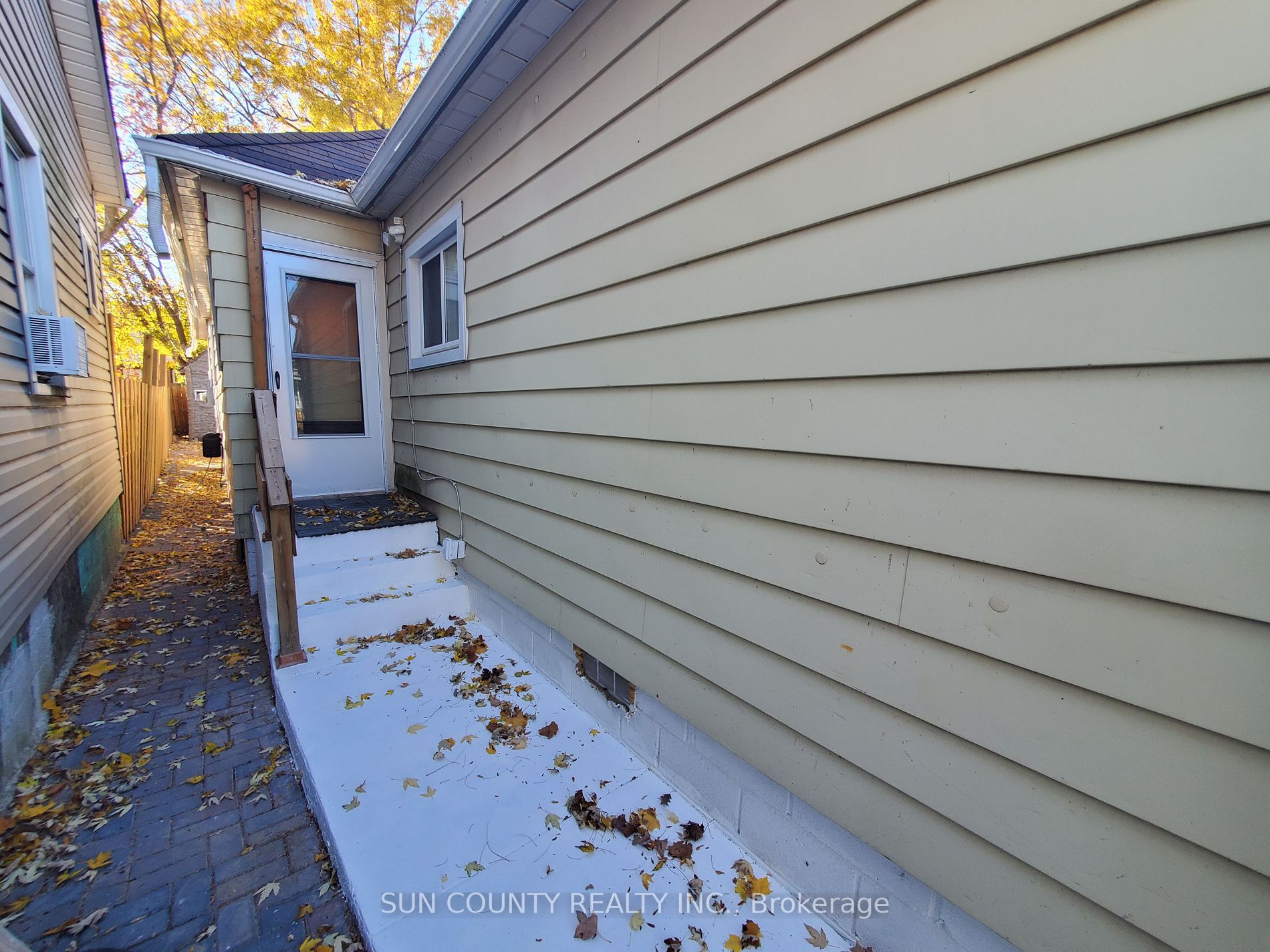 427 Bridge Ave