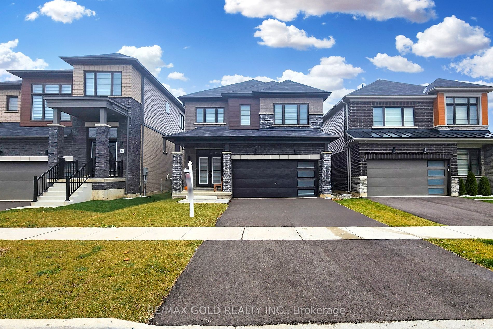 4 Gunn Ave