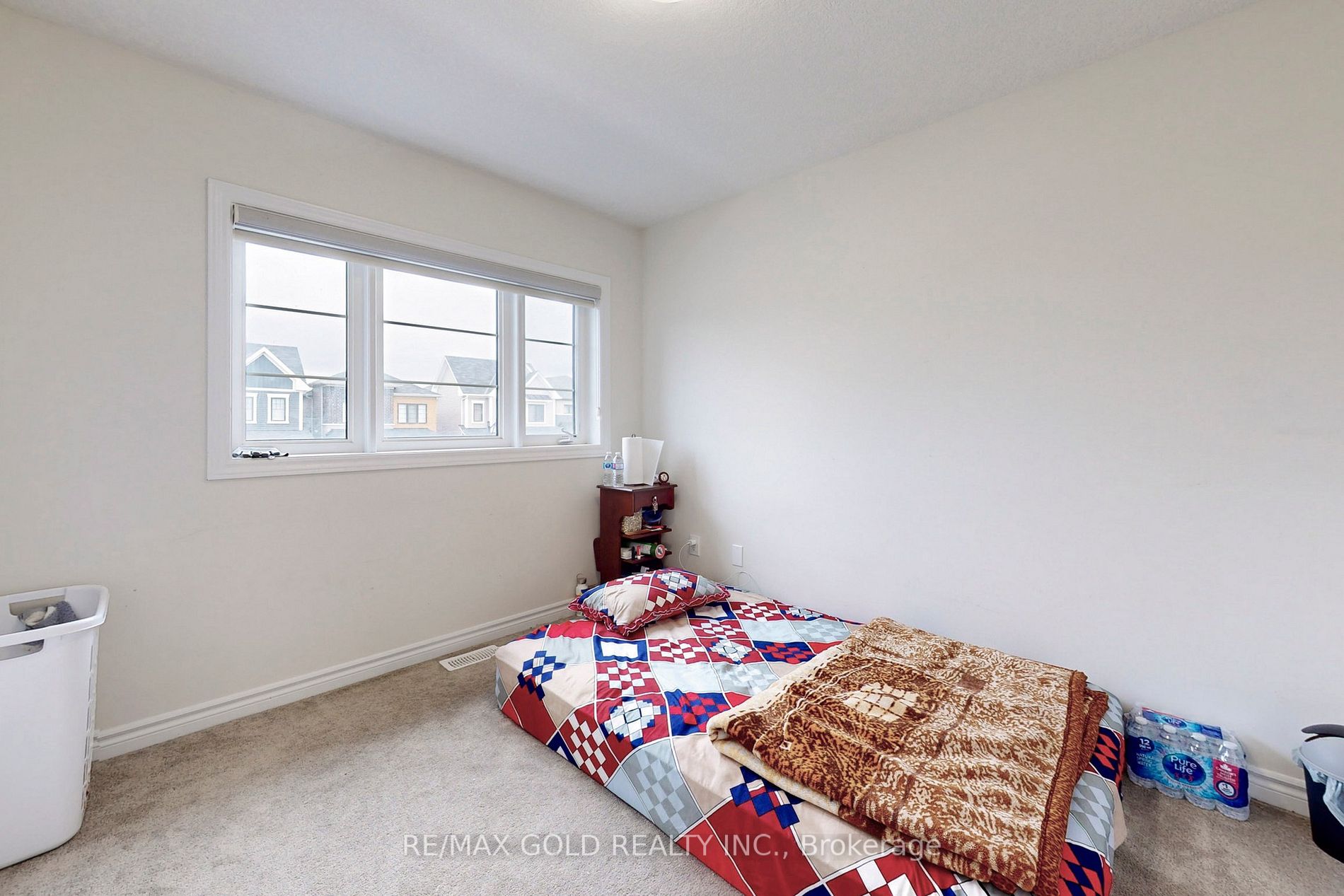4 Gunn Ave