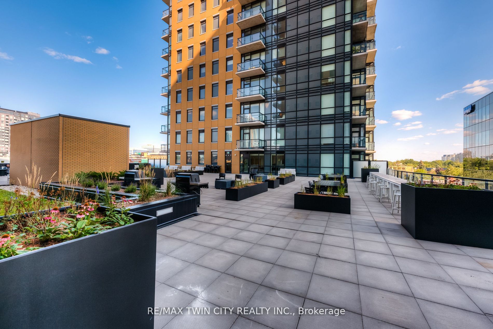 108 Garment St, #909