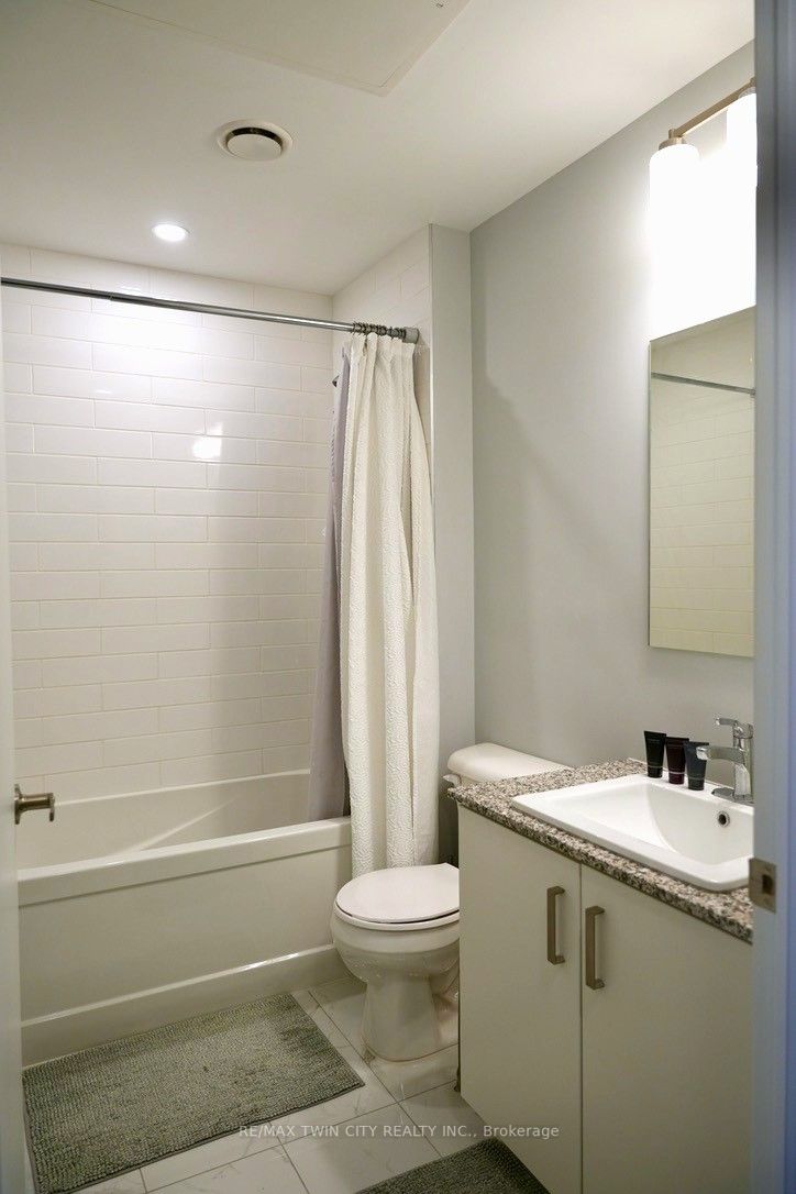 108 Garment St, #909