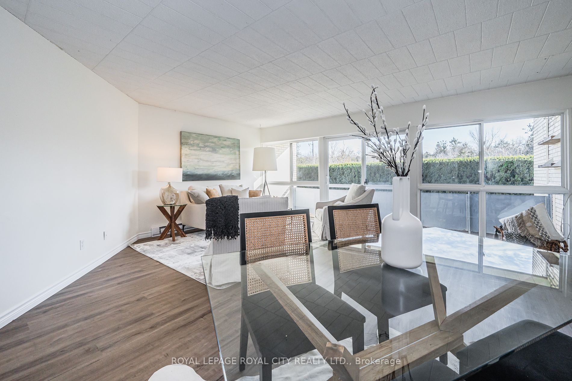 105 Conroy Cres, #103