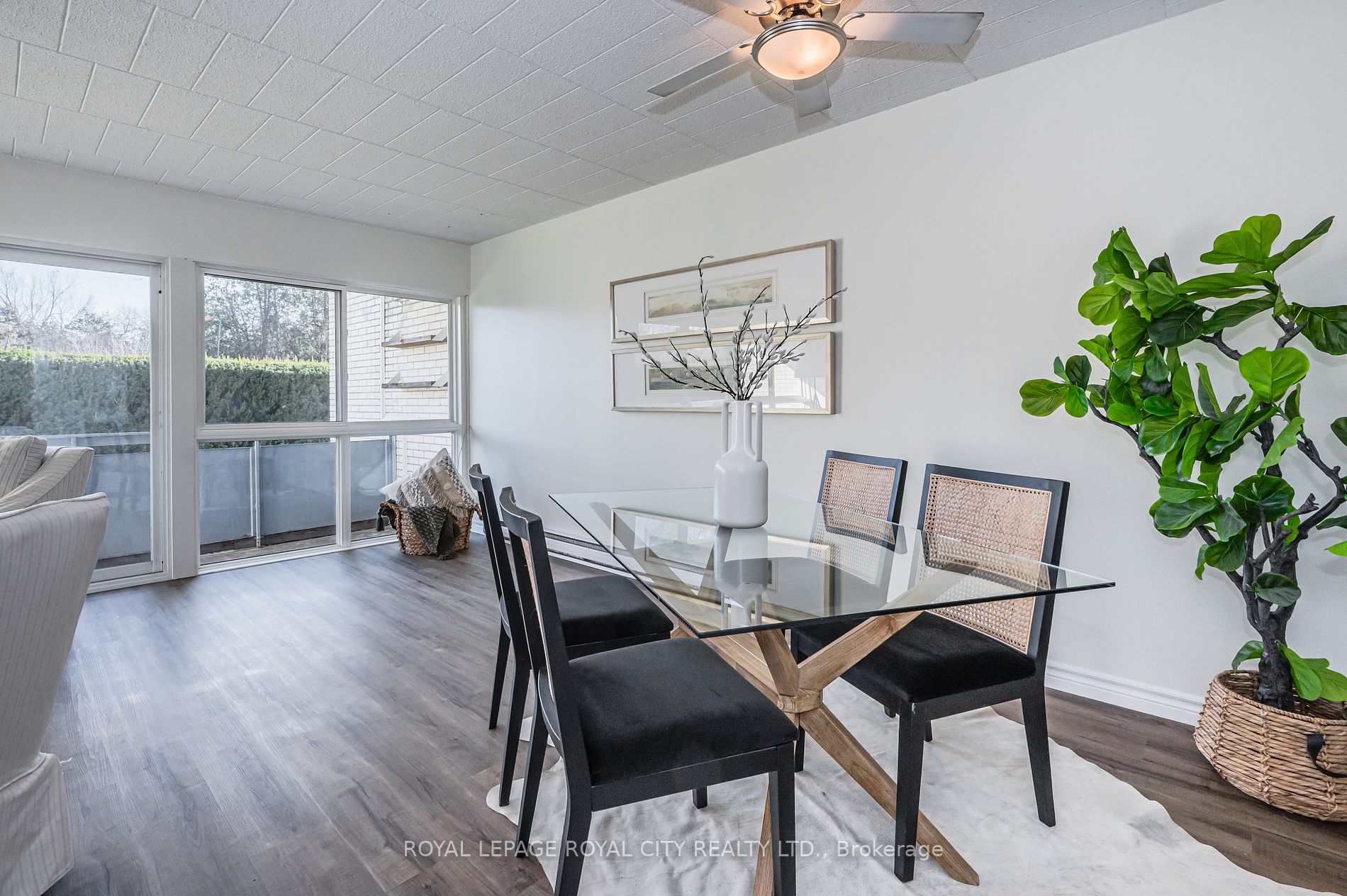 105 Conroy Cres, #103