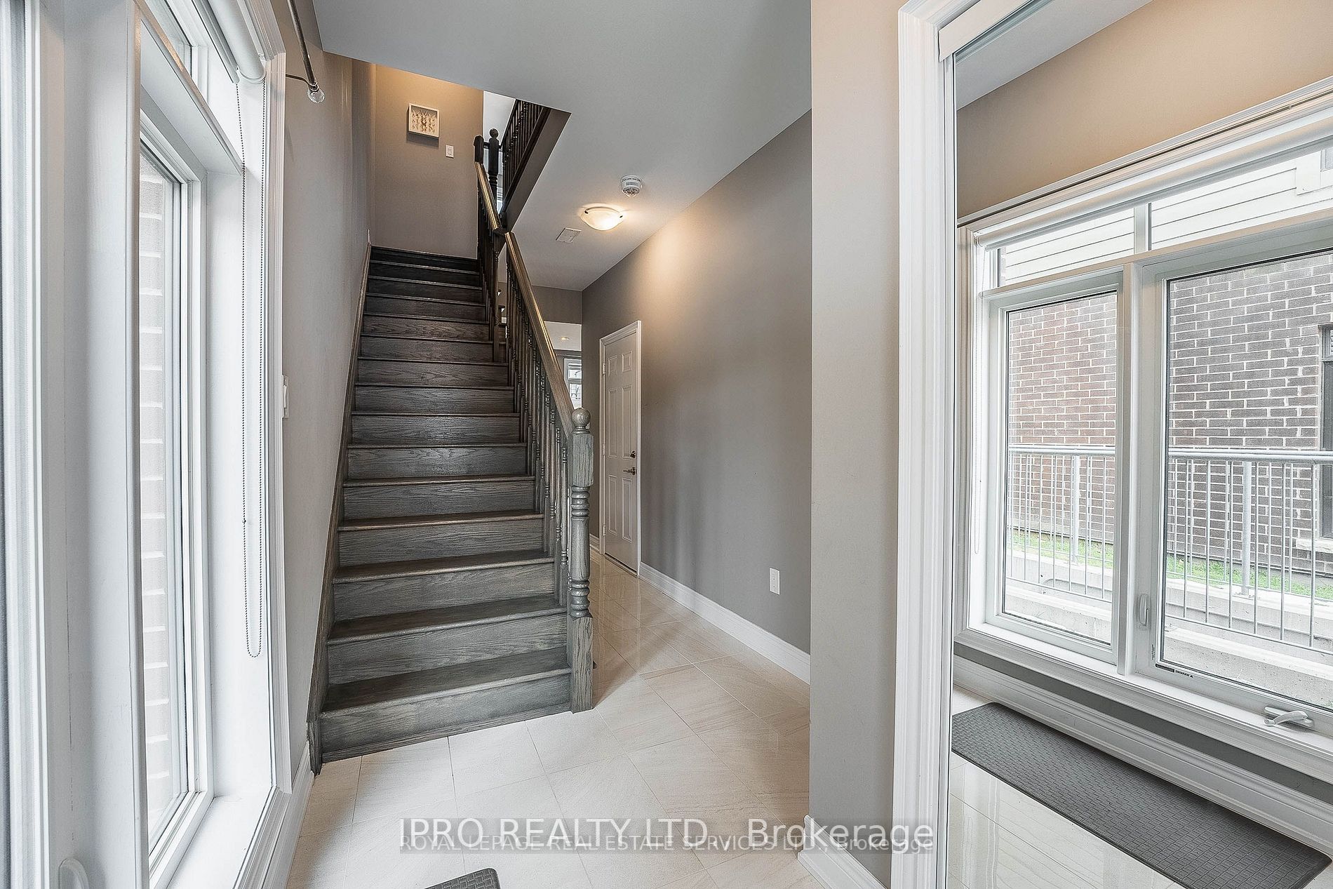 16 Waterview Lane