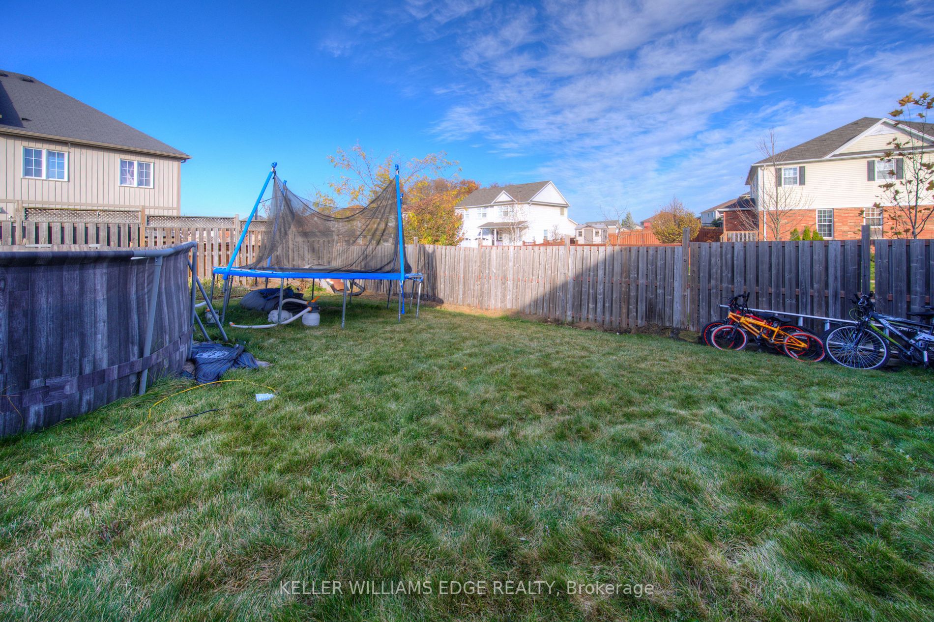49 Waldie Cres