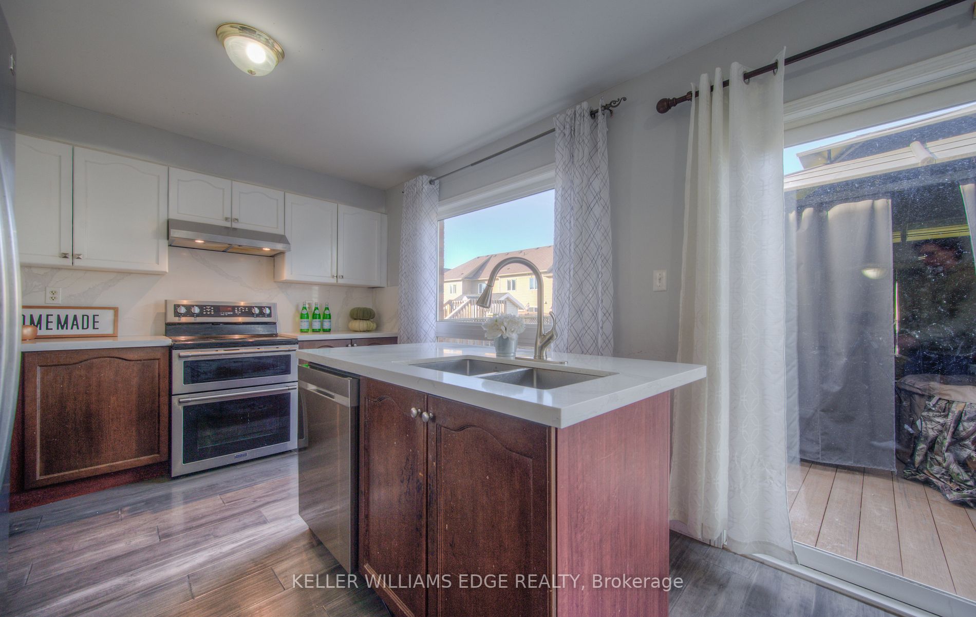 49 Waldie Cres