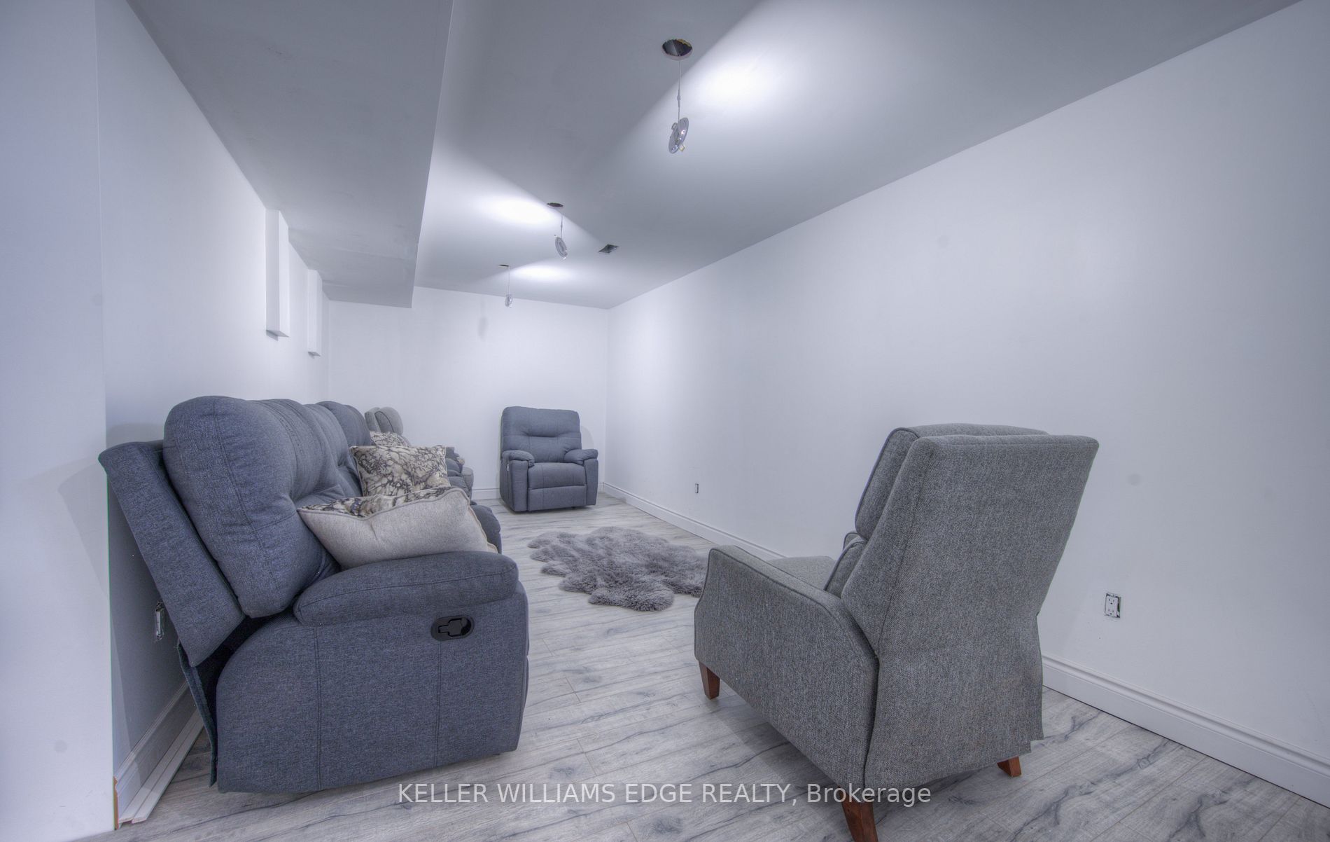 49 Waldie Cres