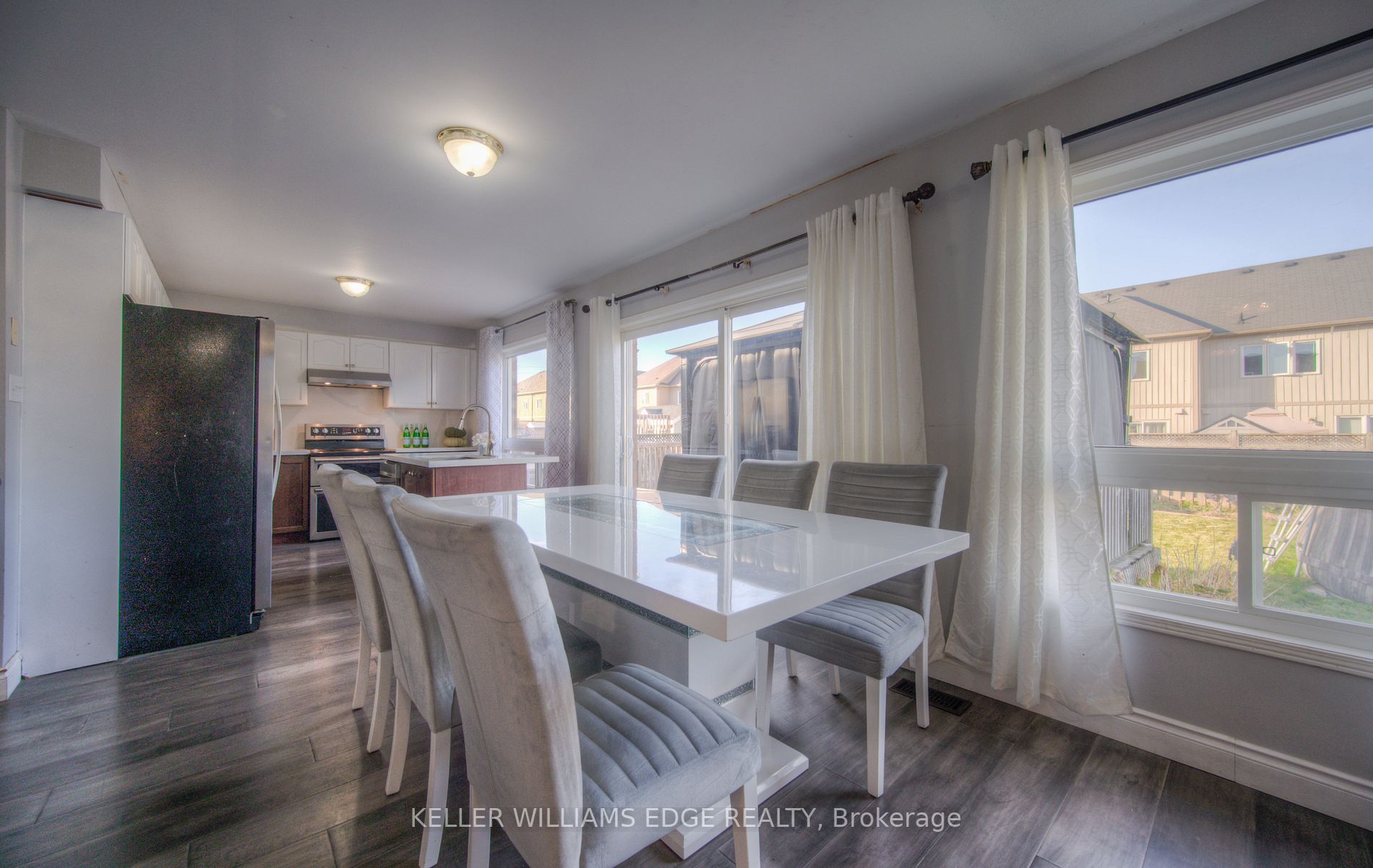 49 Waldie Cres