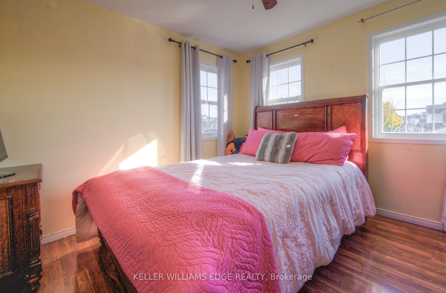 49 Waldie Cres