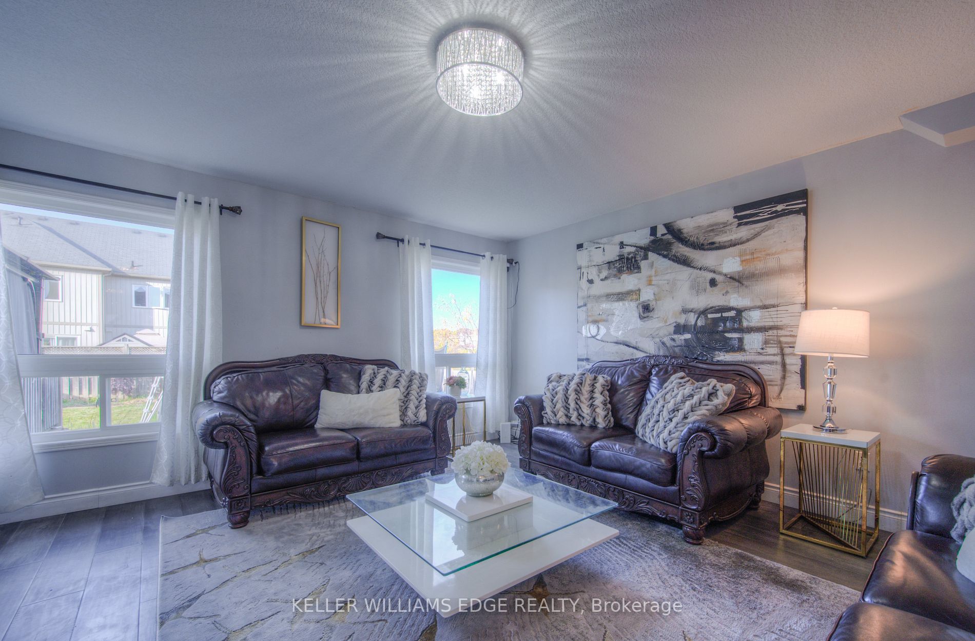 49 Waldie Cres