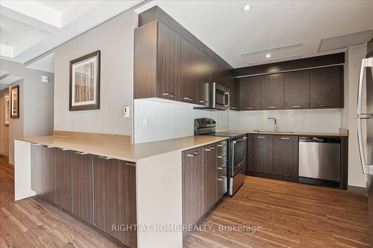 150 Main St W, #0314