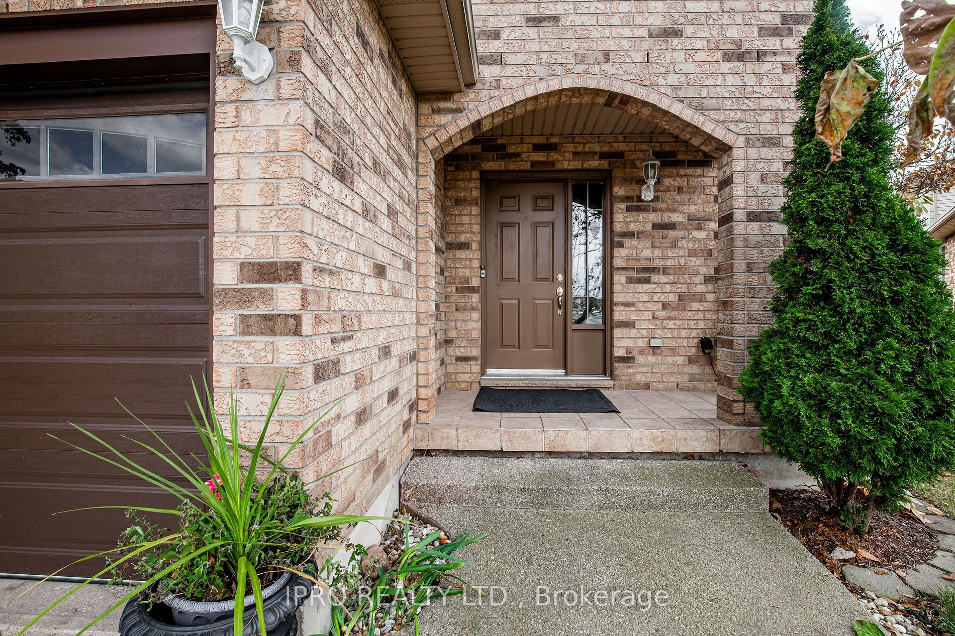 94 Bolzano Dr