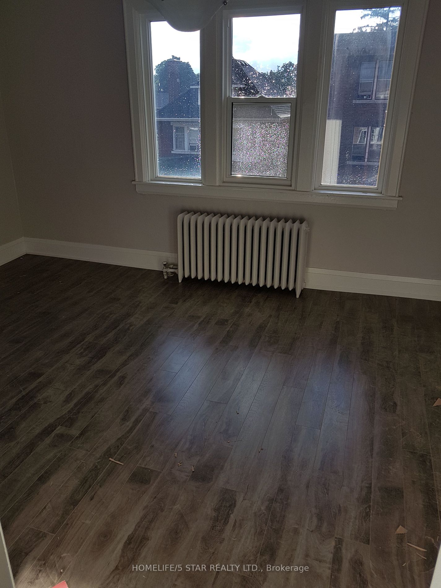 7 Connaught Ave S, #3