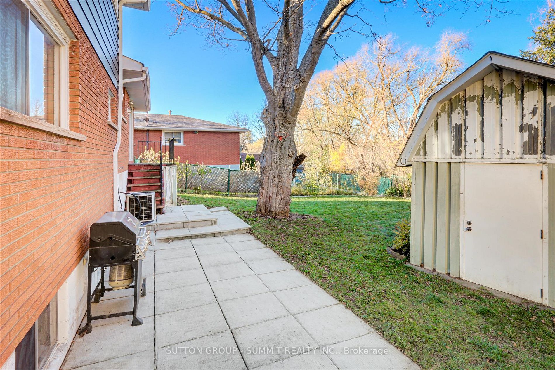 35 Veevers Dr