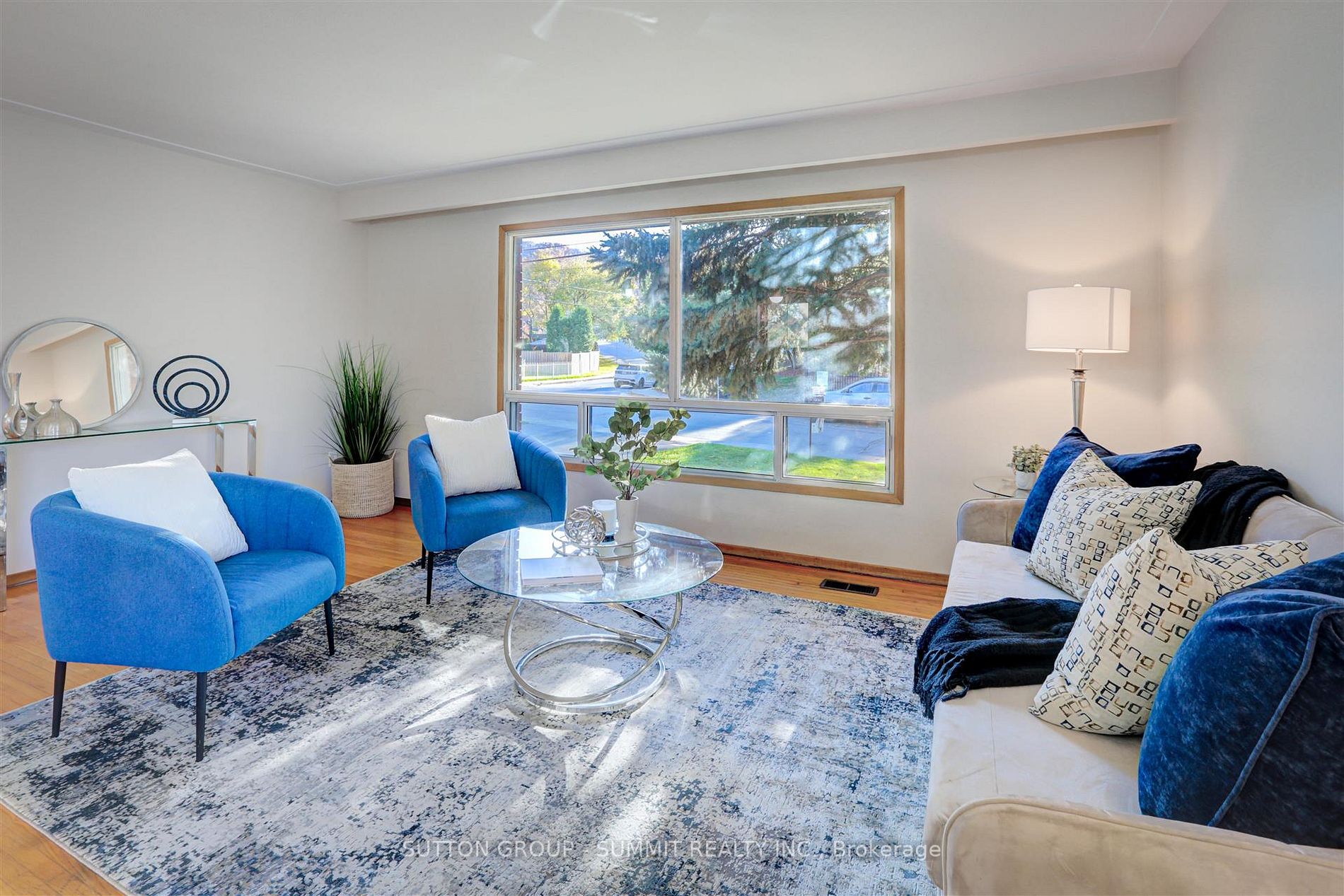 35 Veevers Dr