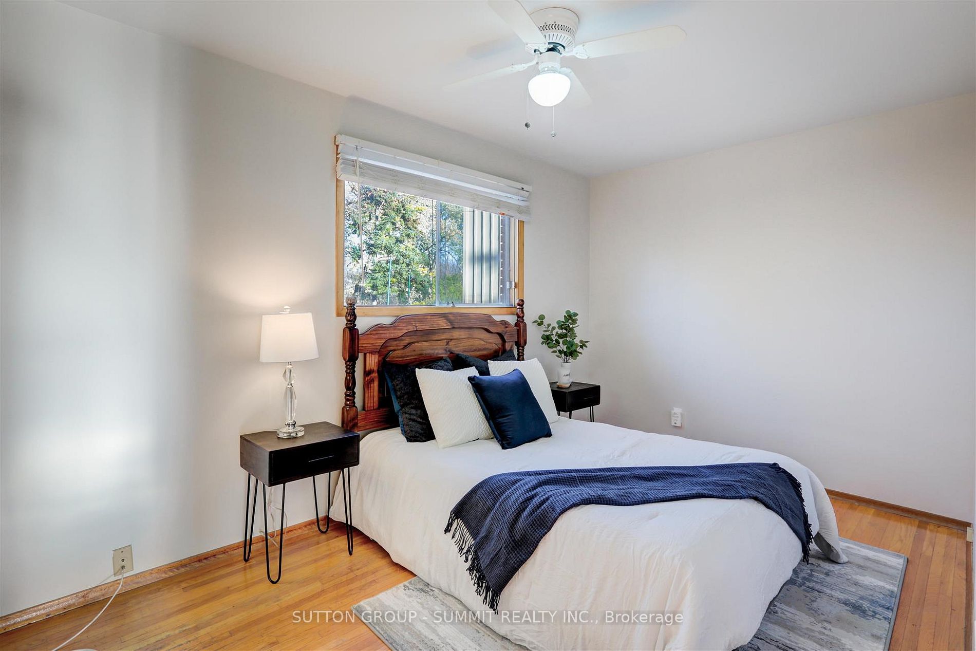 35 Veevers Dr