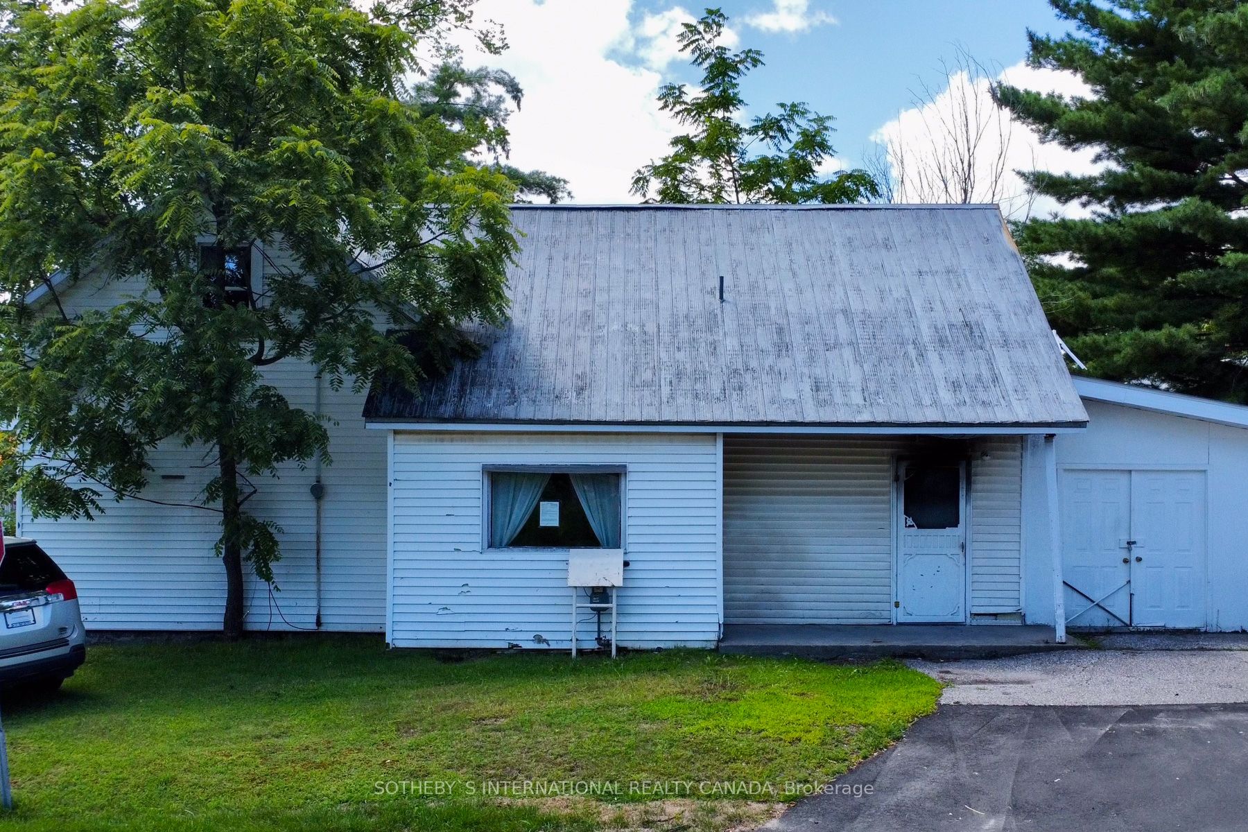 190 Phillip St E