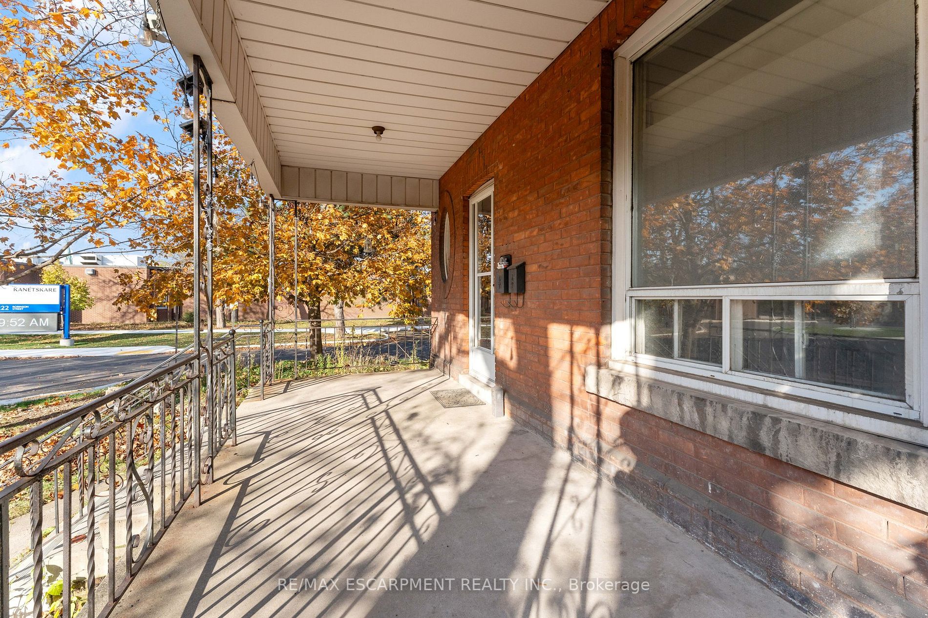 214 Robinson Rd