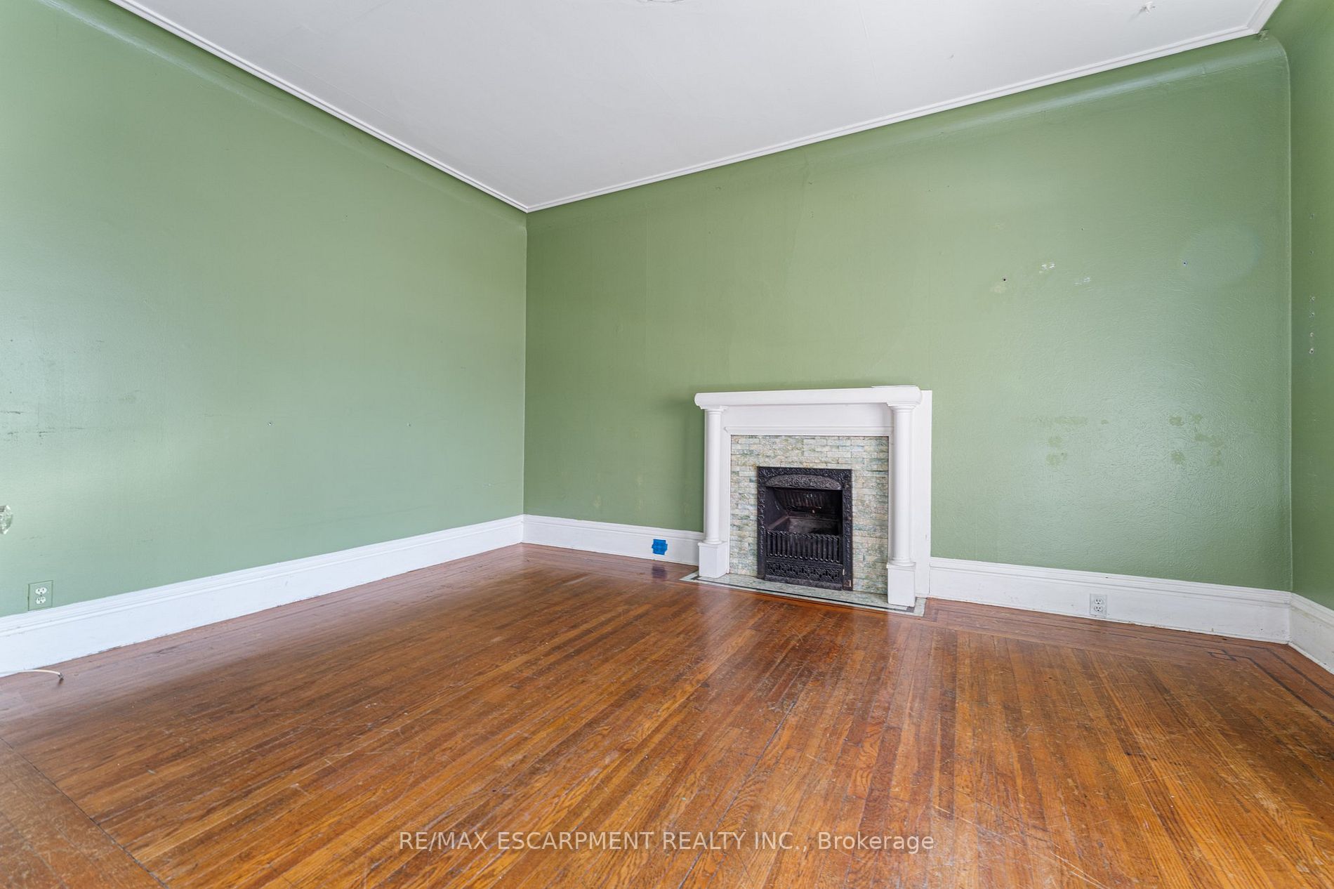 214 Robinson Rd