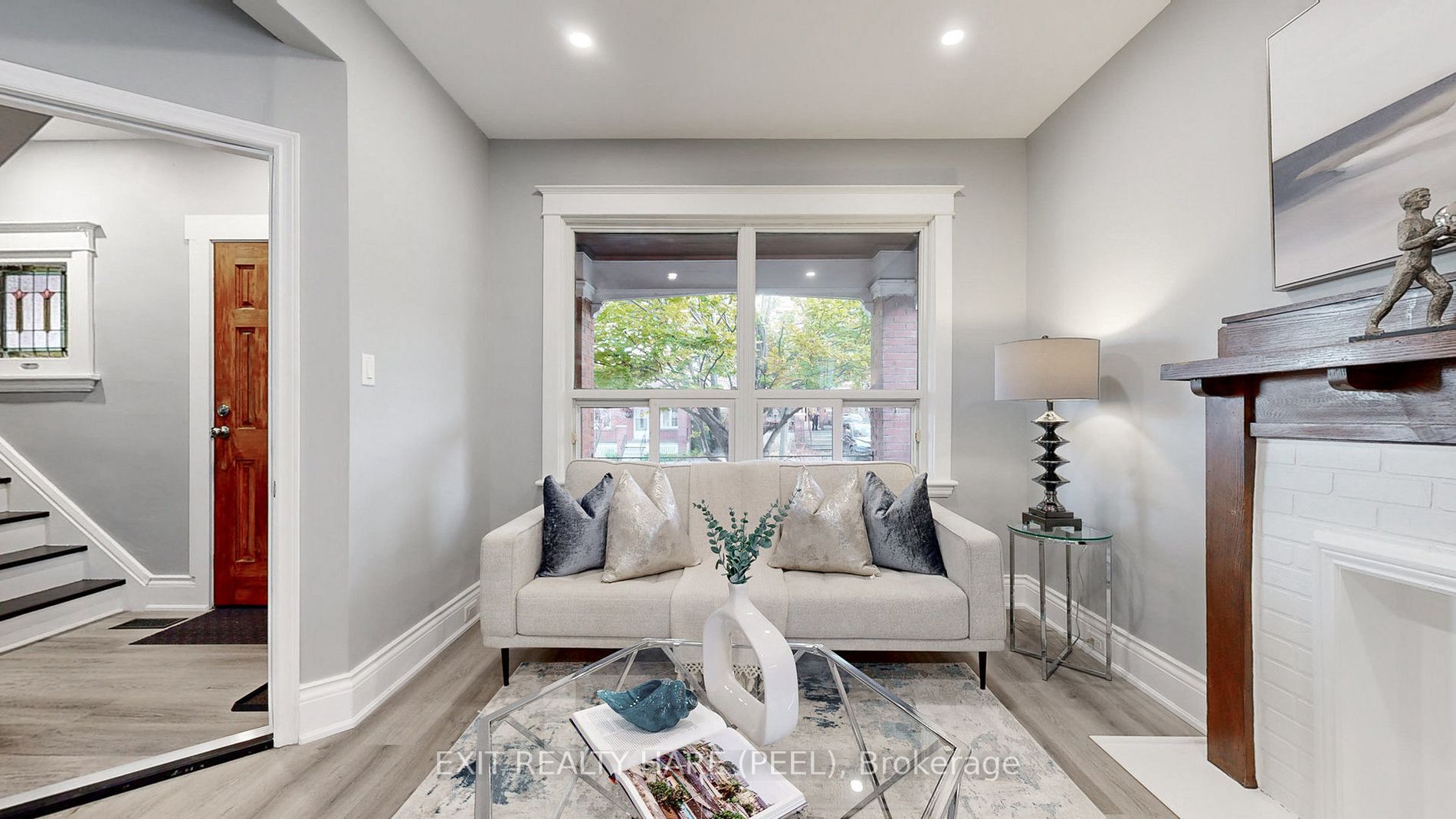 214 Rosslyn Ave S