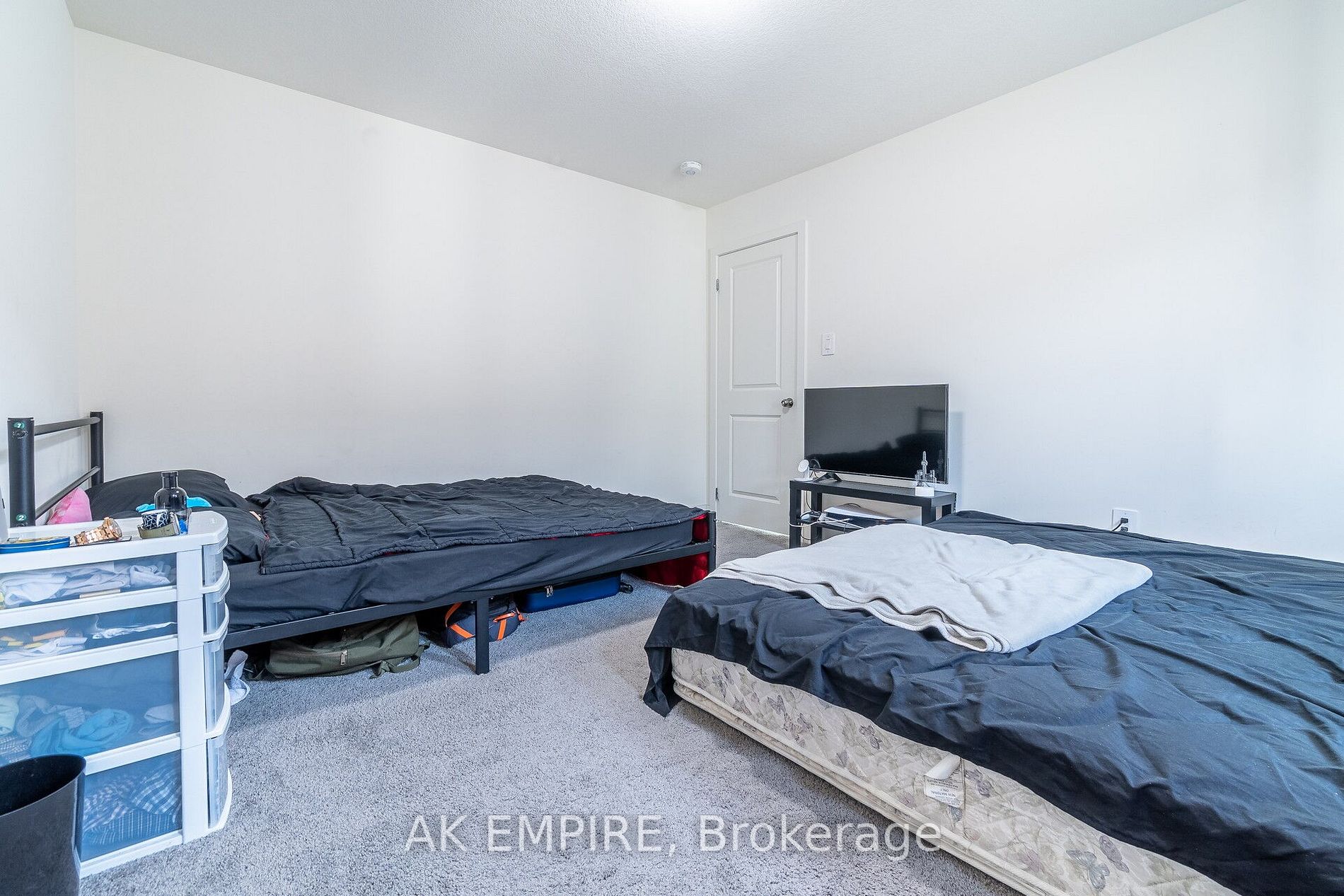 1604 Capri Cres