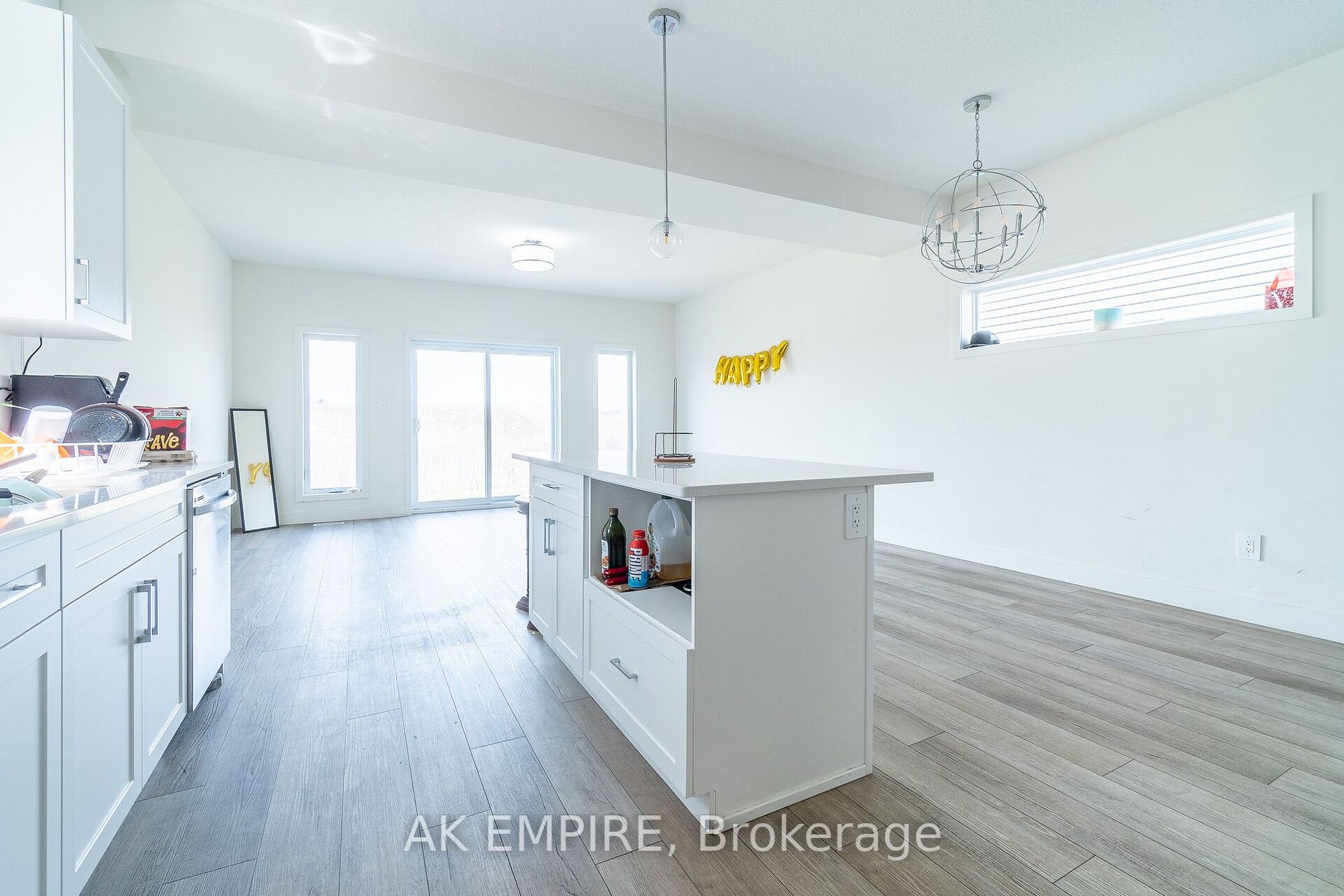 1604 Capri Cres