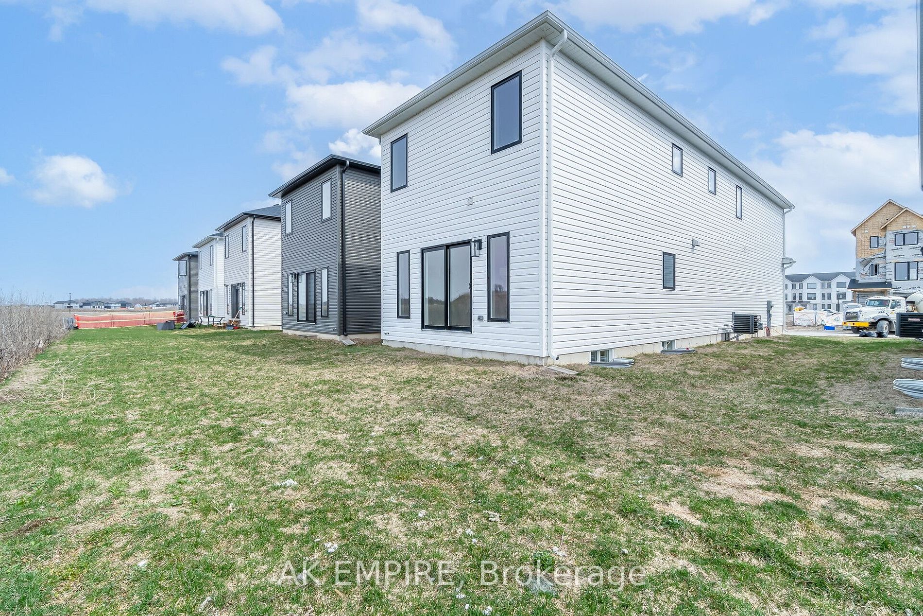 1604 Capri Cres