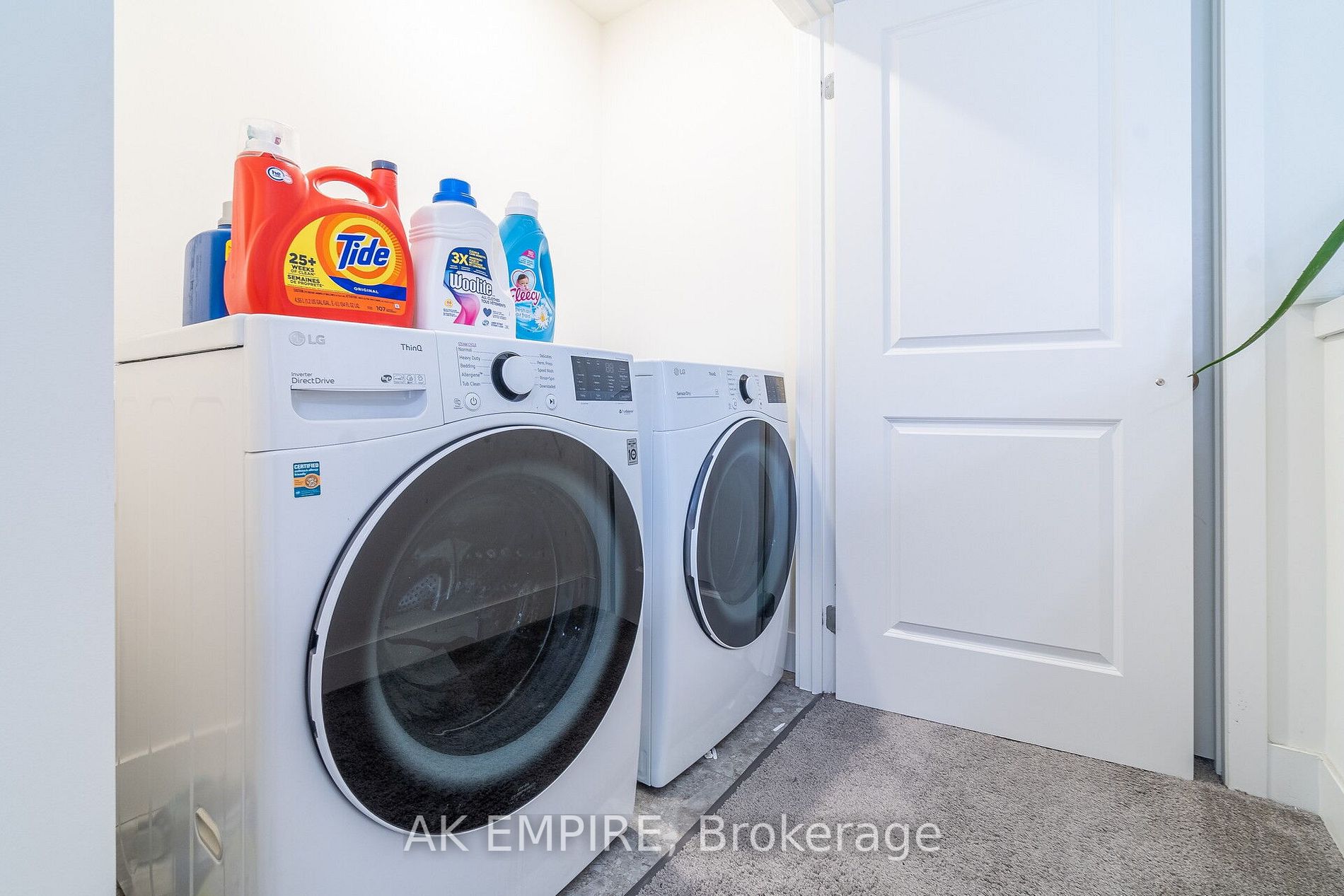 1604 Capri Cres