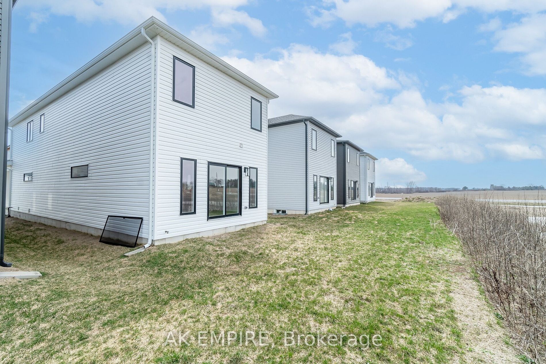 1604 Capri Cres