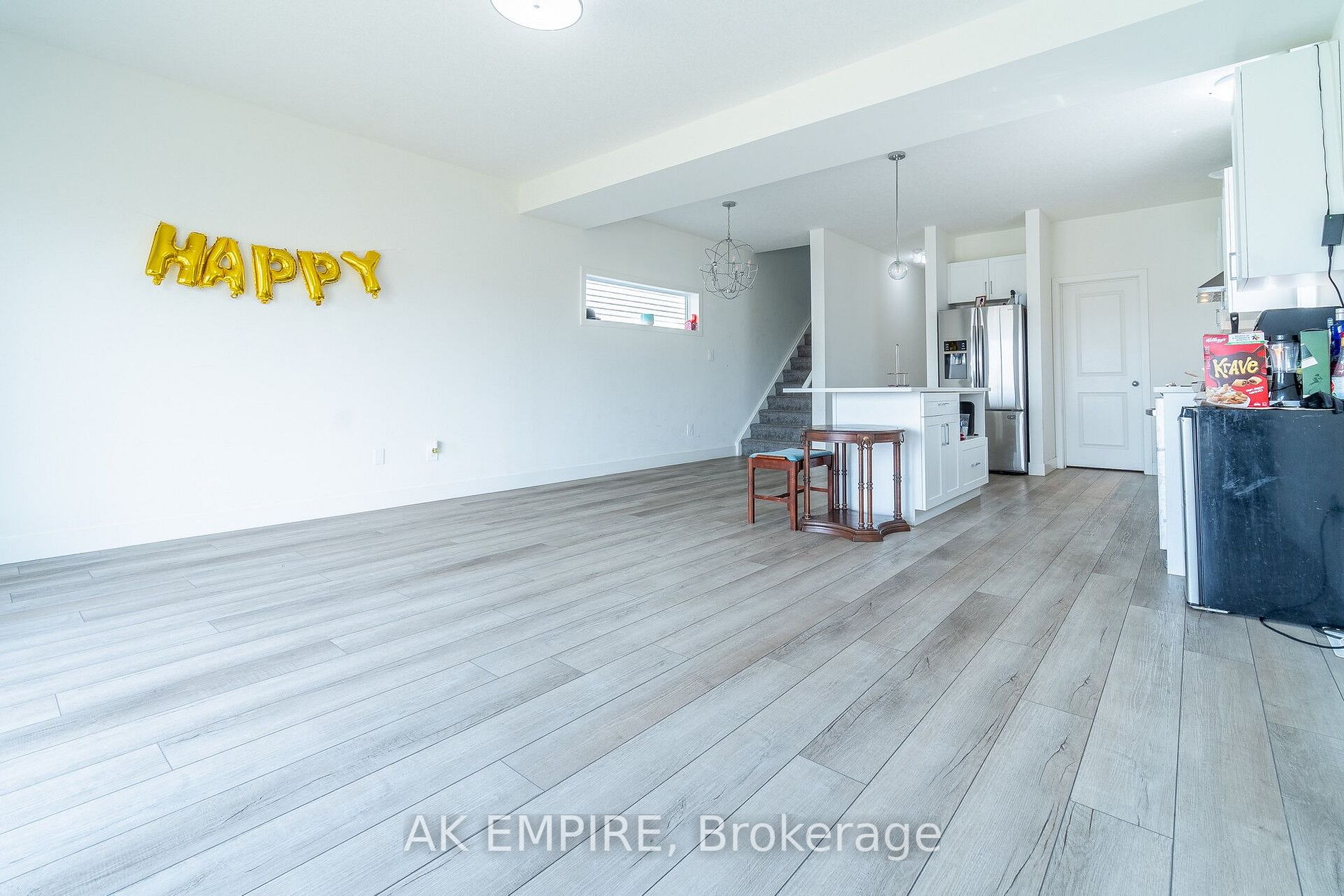 1604 Capri Cres
