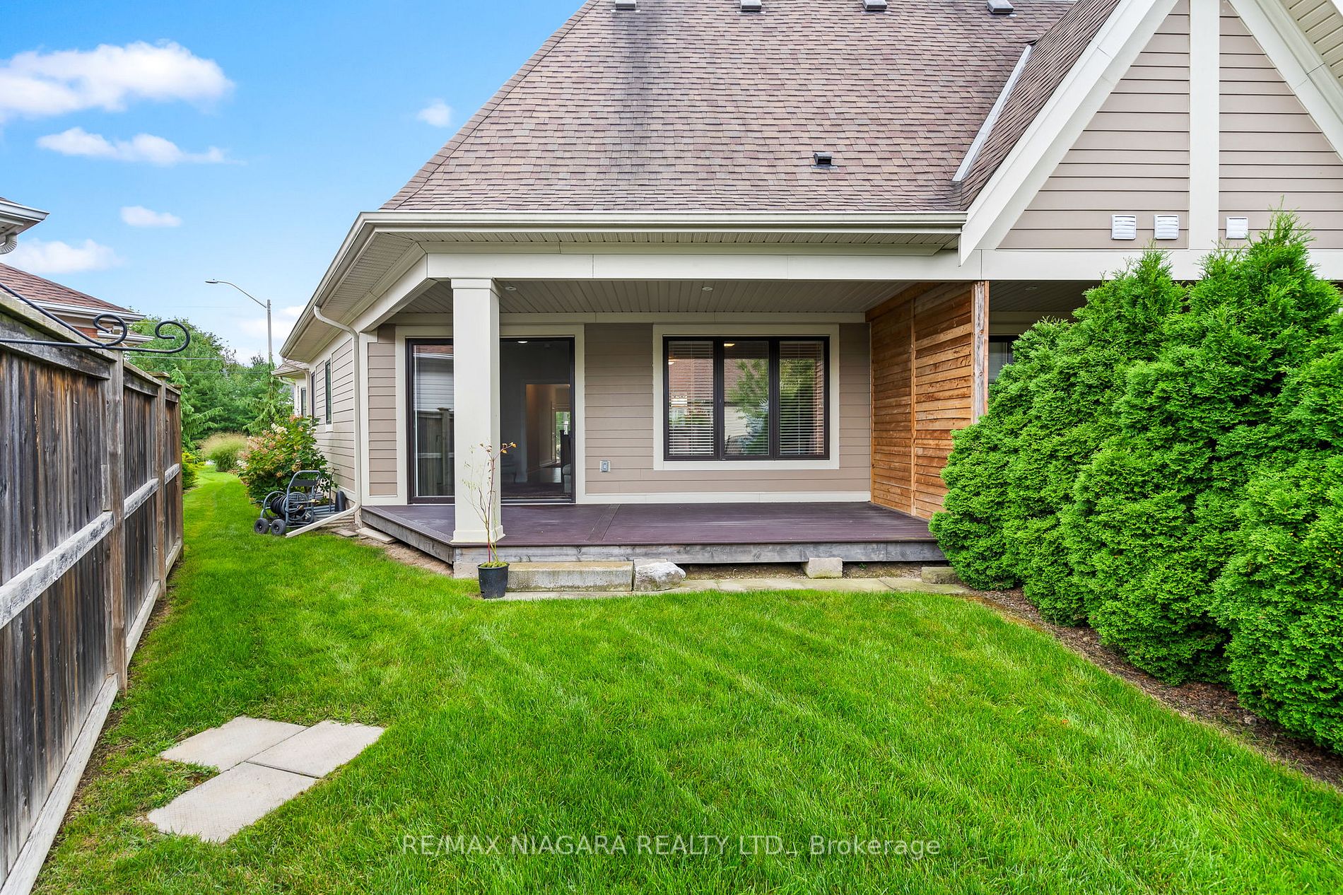 993 Pelham Rd