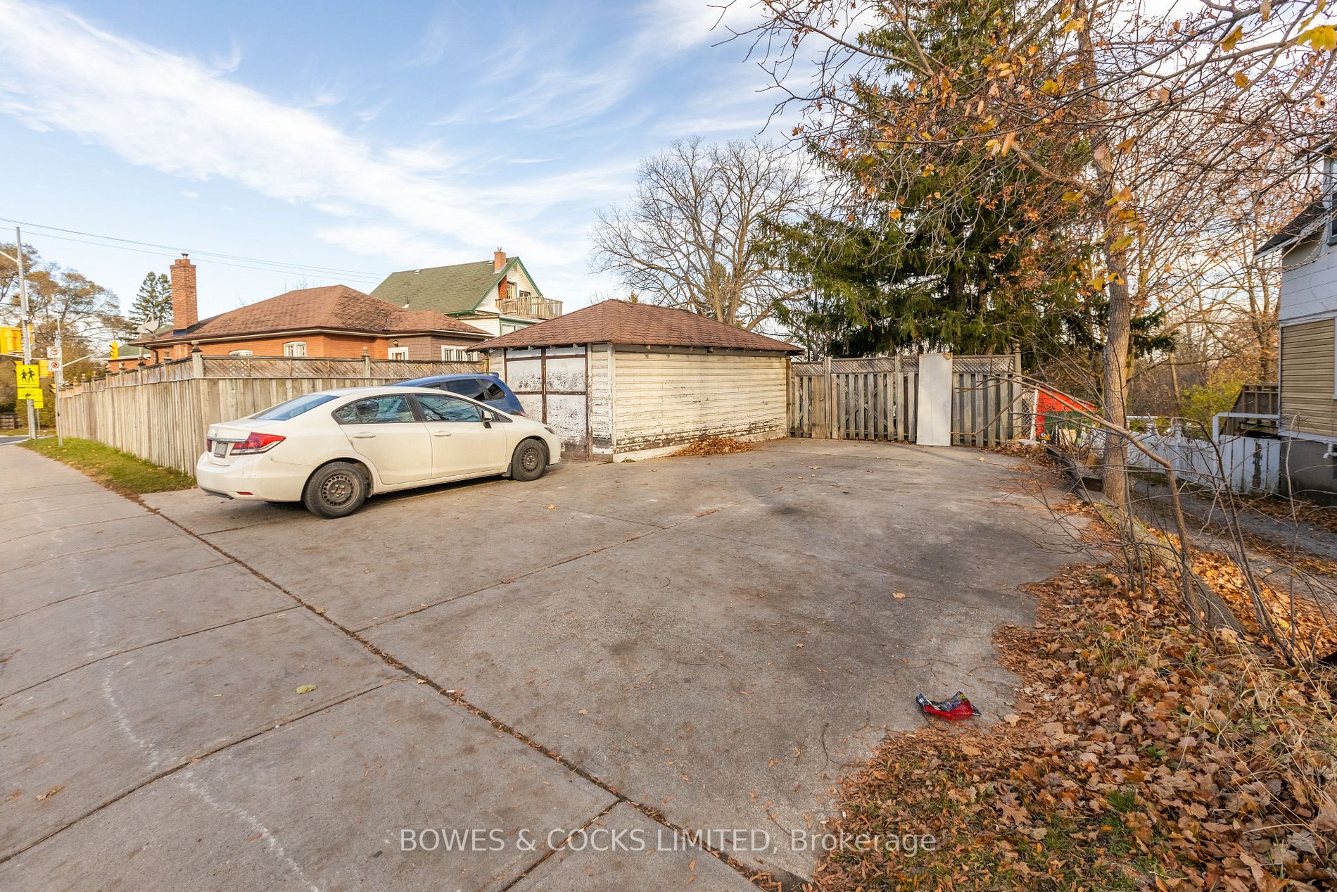 595 Sherbrooke St