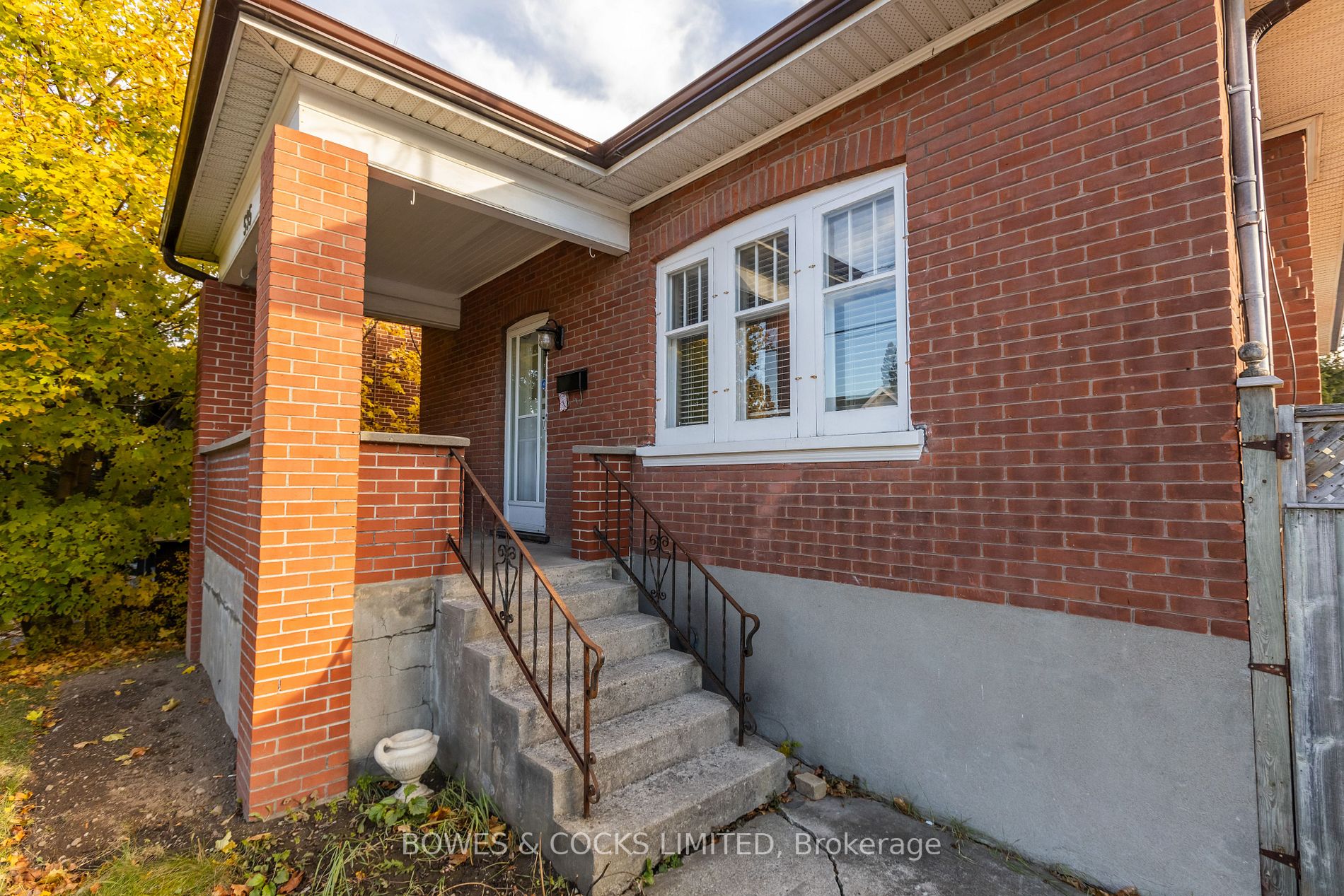 595 Sherbrooke St