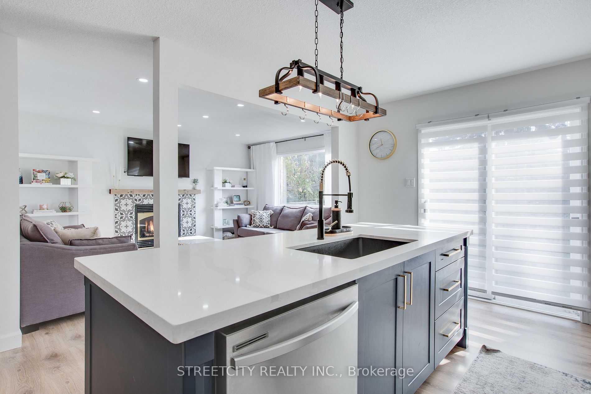 433 Ambleside Dr