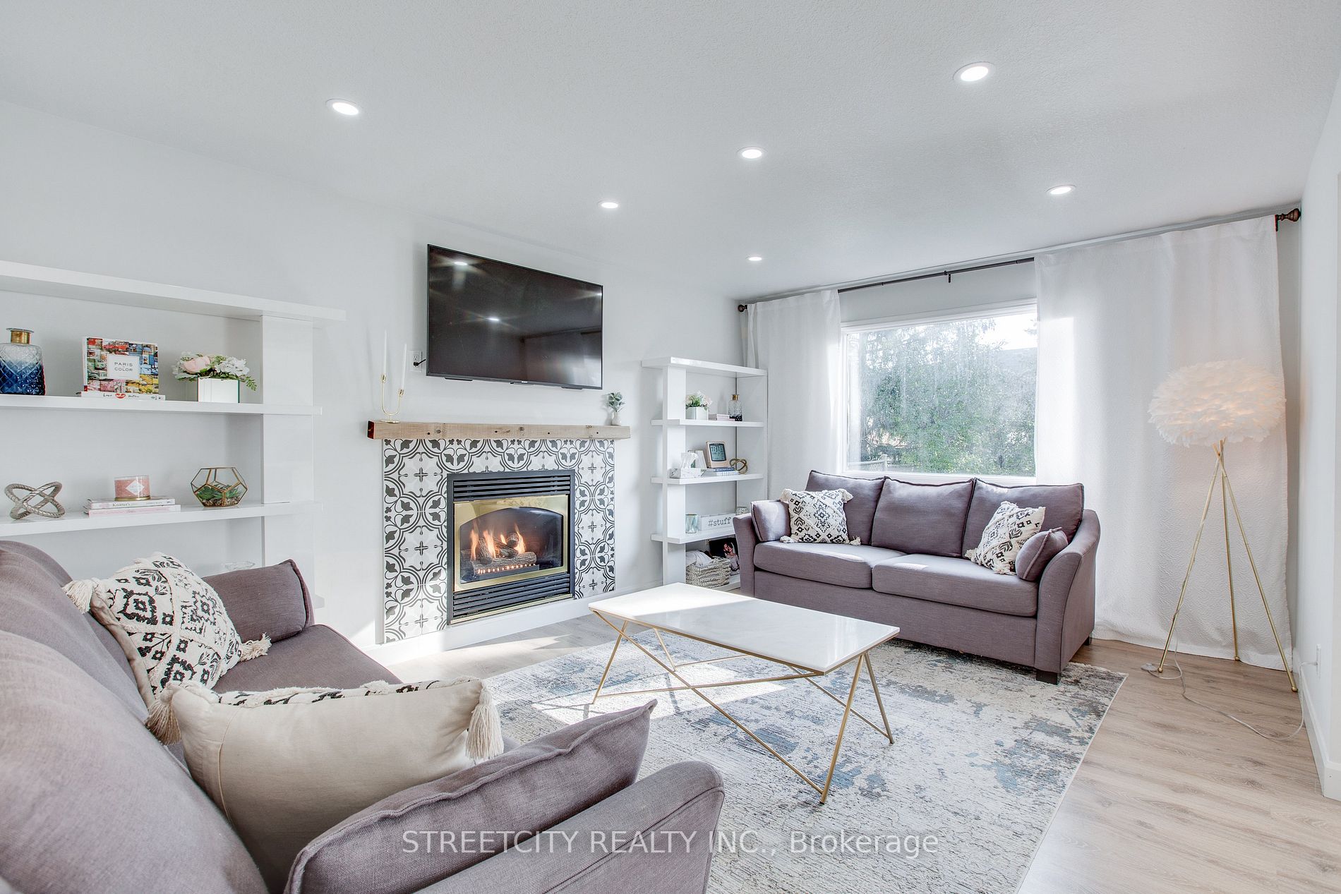 433 Ambleside Dr