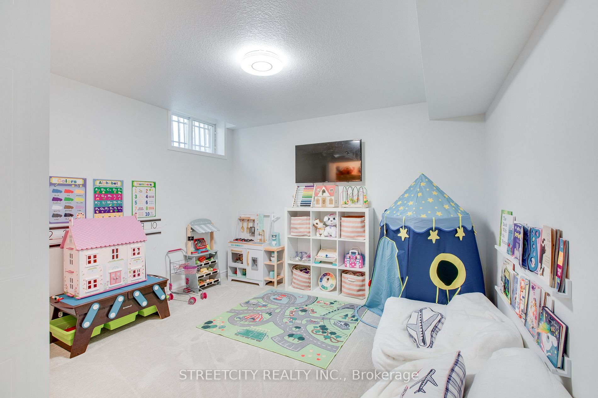 433 Ambleside Dr
