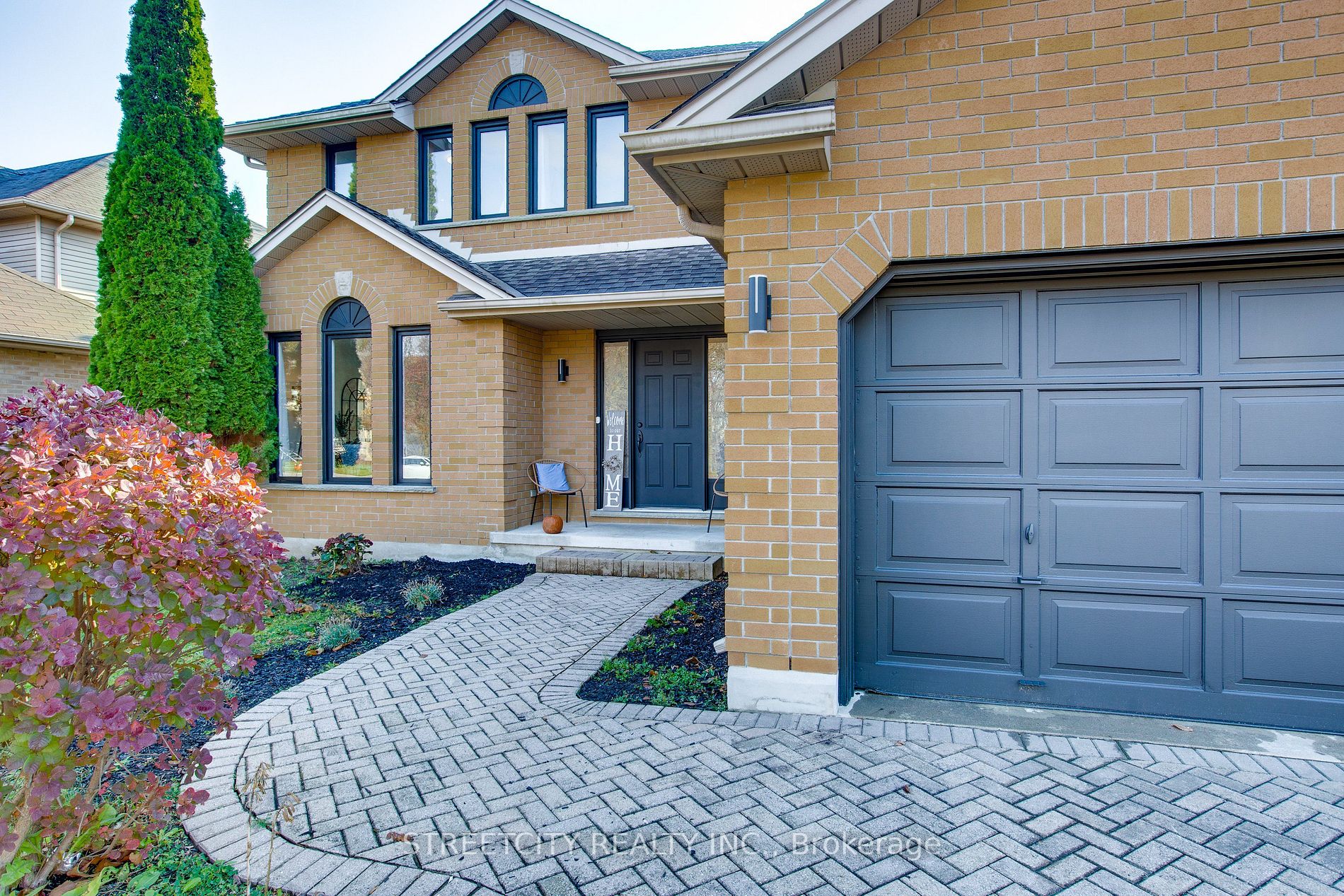433 Ambleside Dr