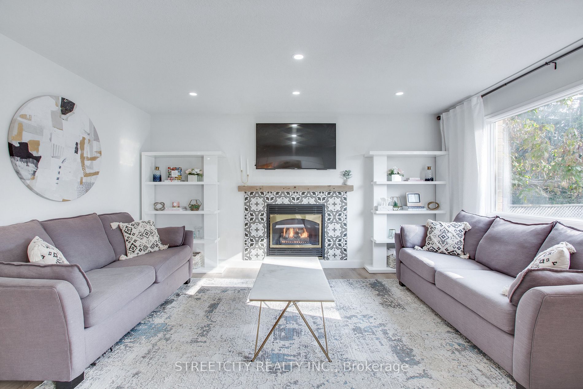433 Ambleside Dr