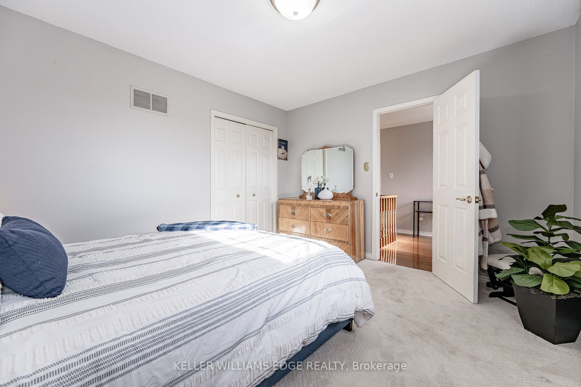 79 Parkplaza Dr