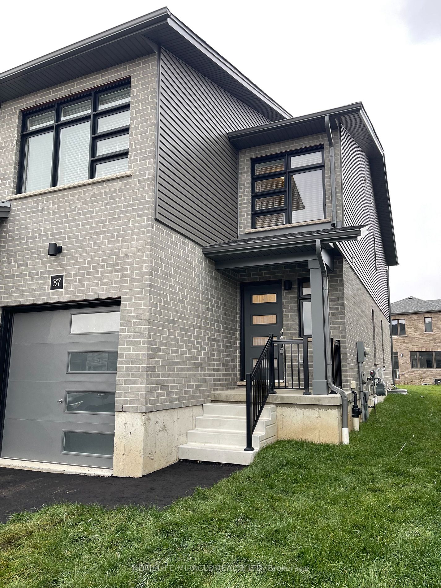 37 Wilkinson Ave