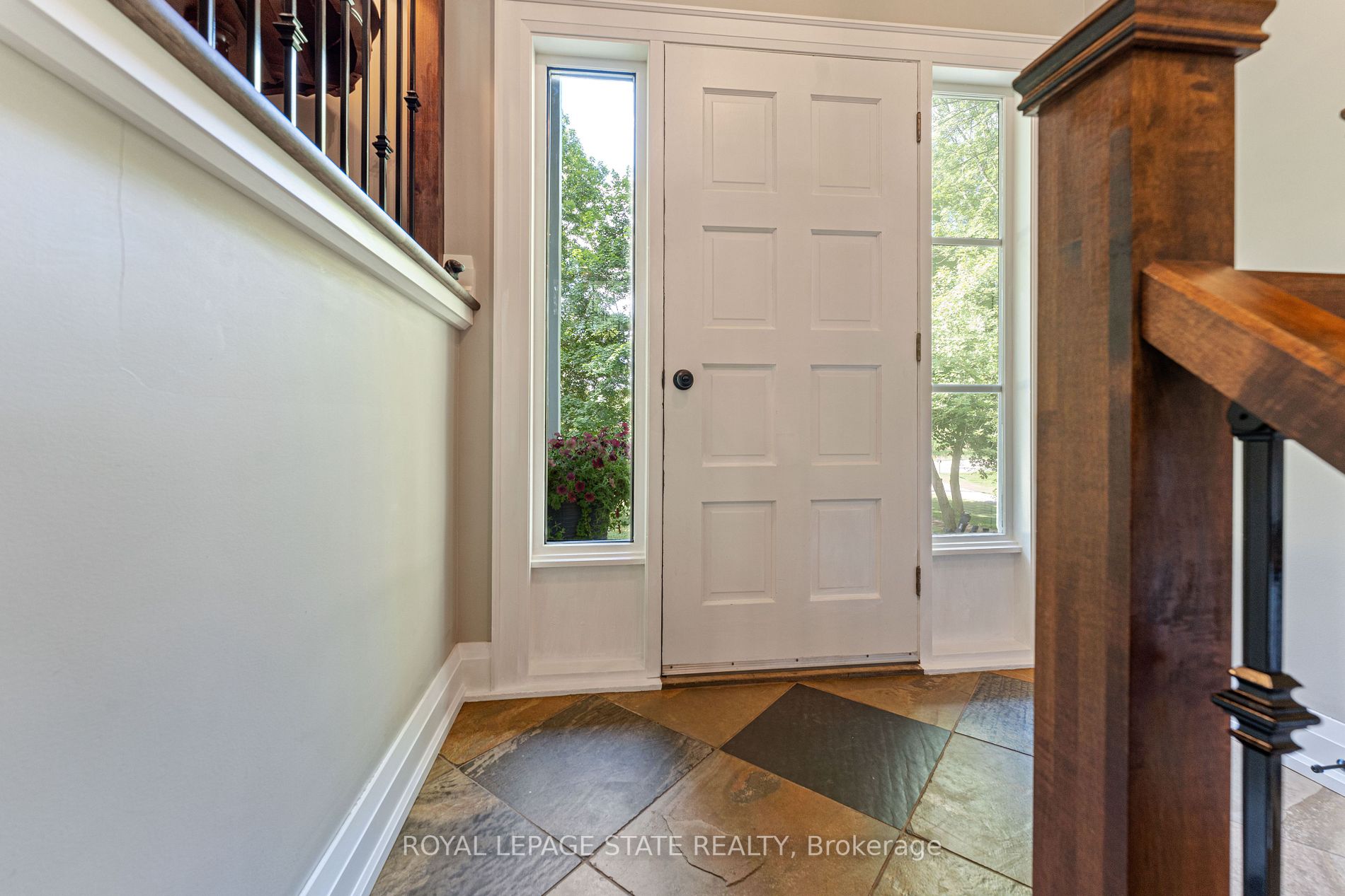 2457 Governor's Rd