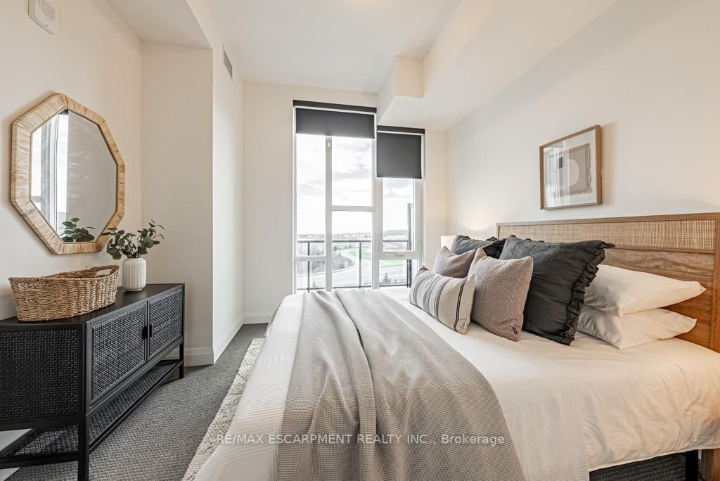 16 Concord Pl, #Ph613