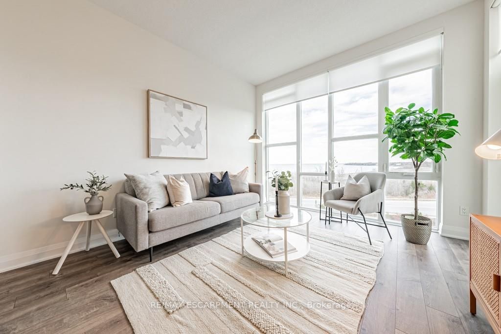 16 Concord Pl, #Ph613