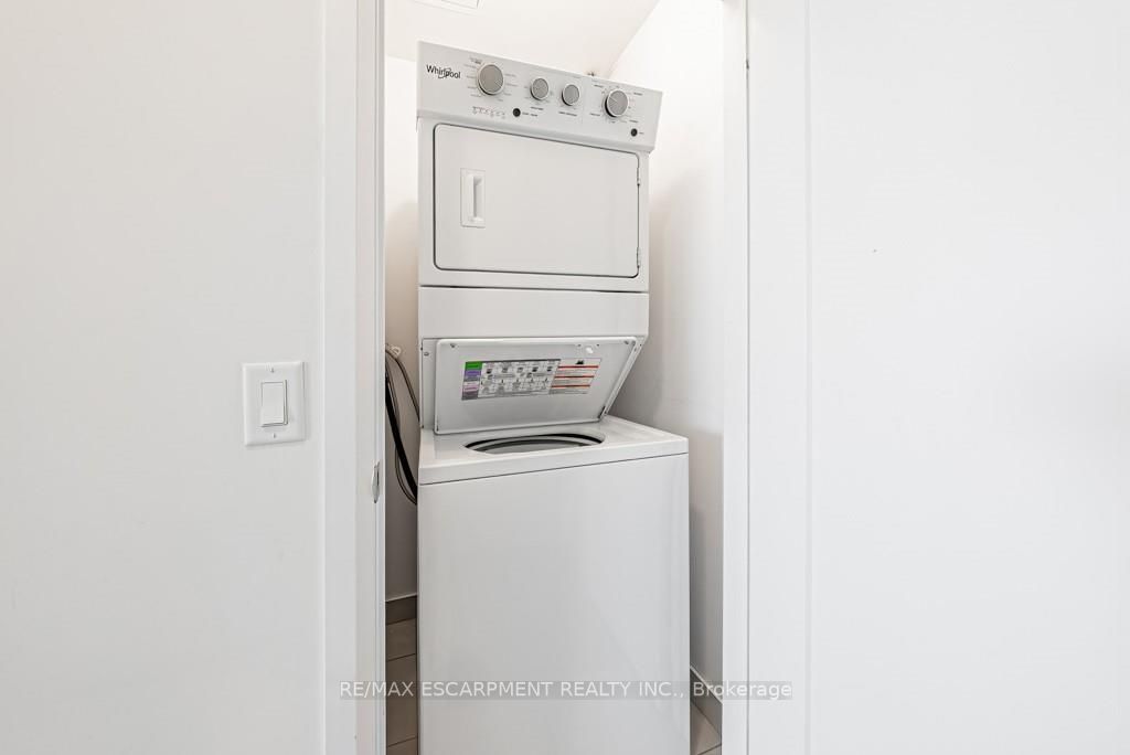 16 Concord Pl, #Ph613