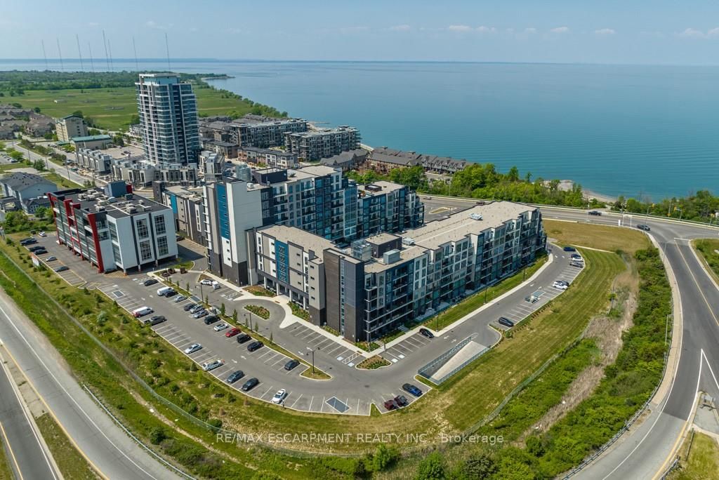 16 Concord Pl, #Ph613