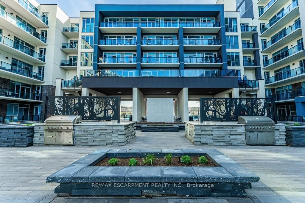 16 Concord Pl, #Ph613