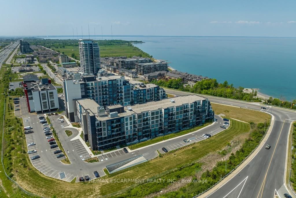 16 Concord Pl, #Ph613