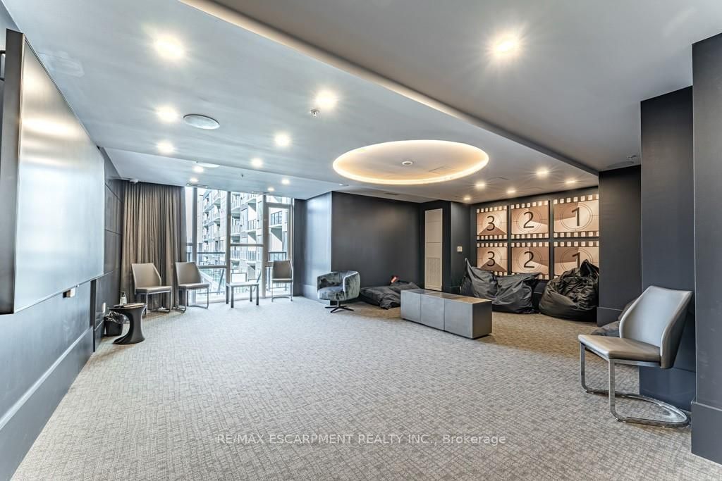 16 Concord Pl, #Ph613