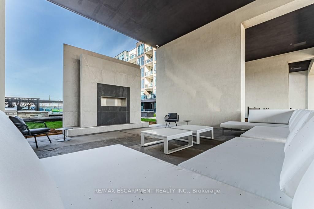 16 Concord Pl, #Ph613