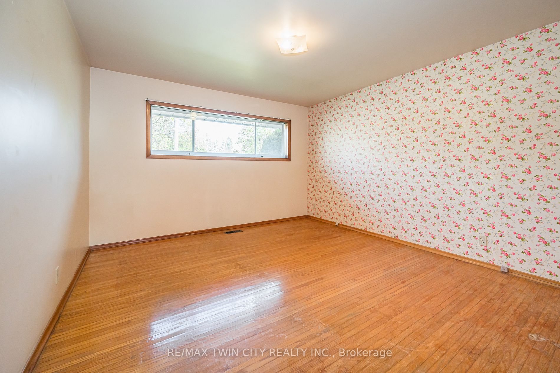 85 Graystone Ave